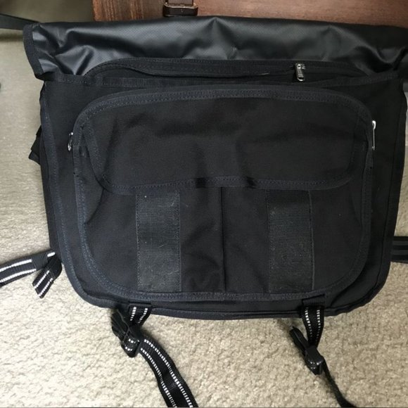 Chrome Messenger Bag - Picture 5 of 6